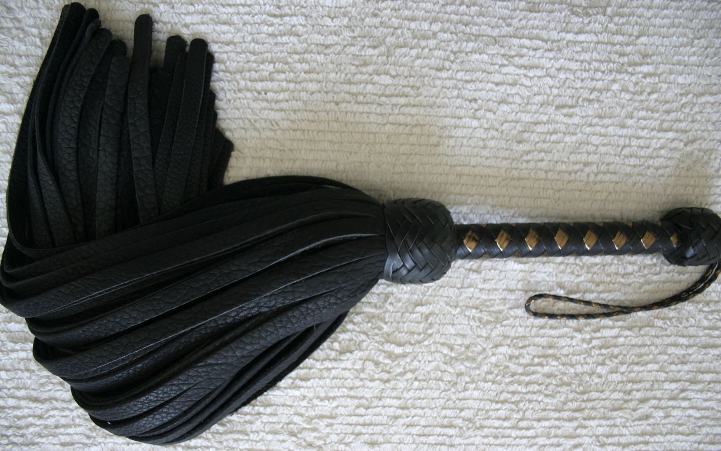 Chocolate elk mop with chooclate and brandy twenty-four plait handle.